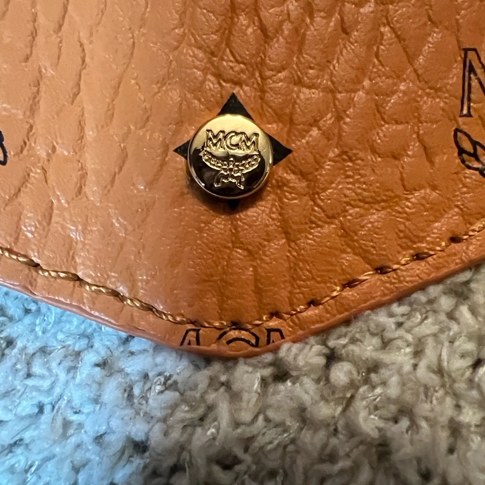 MCM Visetos Envelope Clutch In Cognac - Picture 4 of 6
